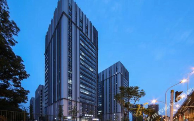 Yaji Hotel (Guanggu Square Wuhan Vocational and Technical University)