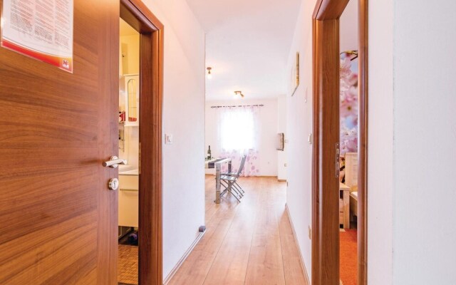 Beautiful Home in Valbandon With Wifi and 4 Bedrooms