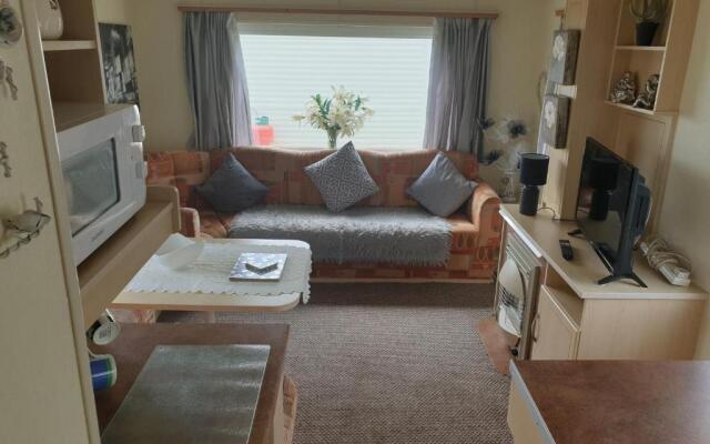 4 BERTH CARAVAN SILVER BEACH INGOLDMELLS number 90