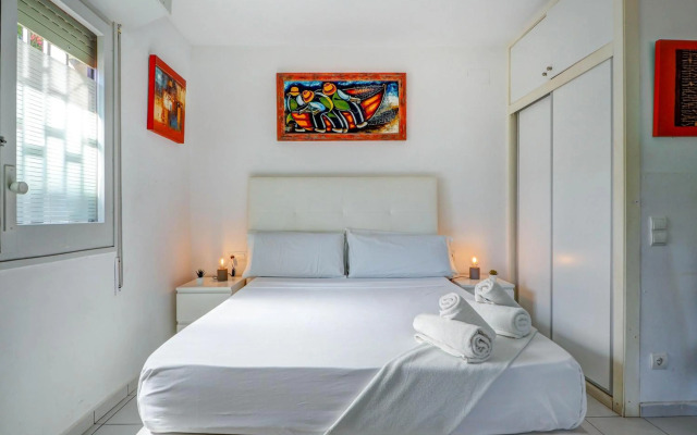 Los Globos Beach Studio by Hello Homes Sitges