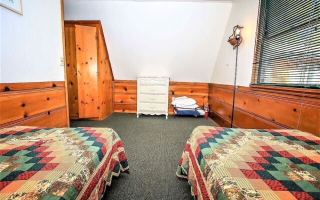 Kelley's Kabin 290 by RedAwning