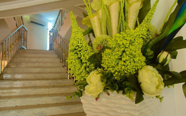 Springpark Yaad Hotel