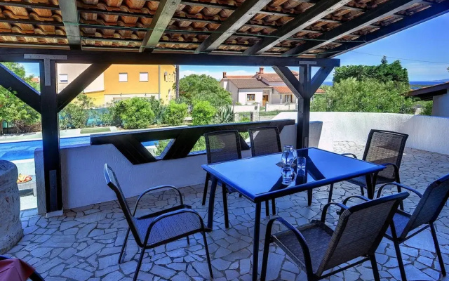 Holiday Home With Swimming Pool, Near the Center