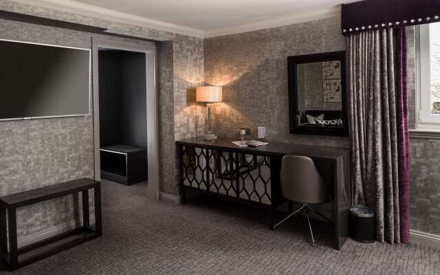 Carlton Hotel