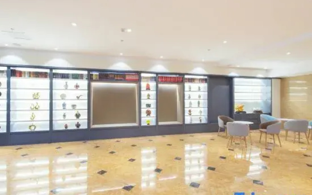 Starway Hotel (Songyuan Guoerluosi Road)