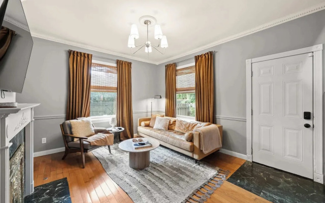 The Gustavus House - For 4!