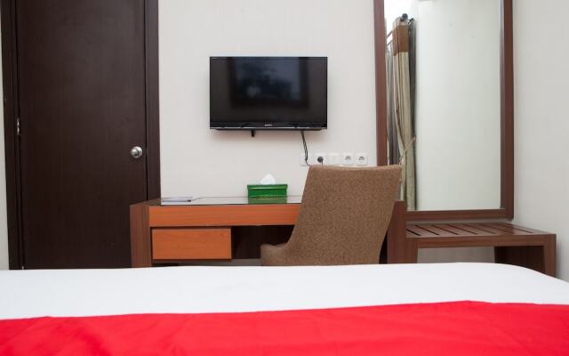 RedDoorz Plus near Bandung Indah Plaza