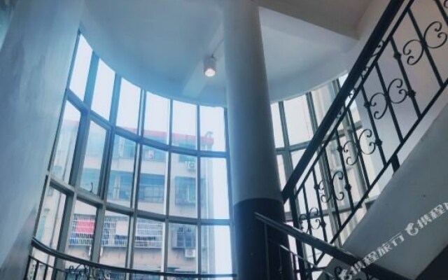 OKDAY Hotel (Zhijiang Longjin Fengyu Bridge)