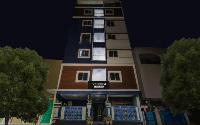 Super Townhouse Hitech City Near Yashoda Hospital