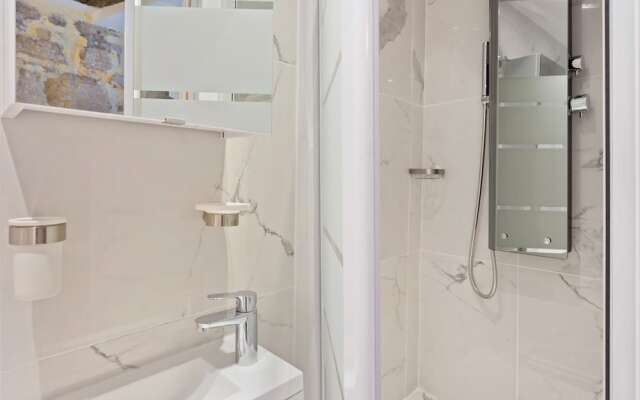New and Functional Apartment in the Heart of Paris