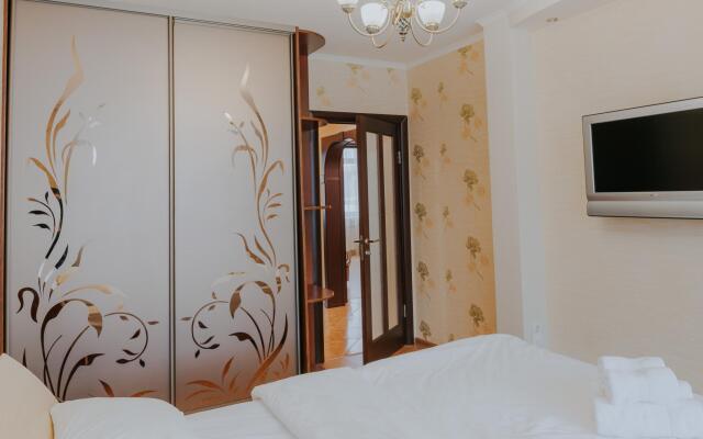 Золотой ключ на улице Авиаторов 42