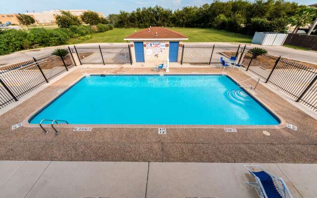 Motel 6 San Antonio, TX - South WW White Rd