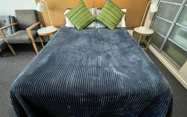 Darwin City Apartment with Harbour View & Pool