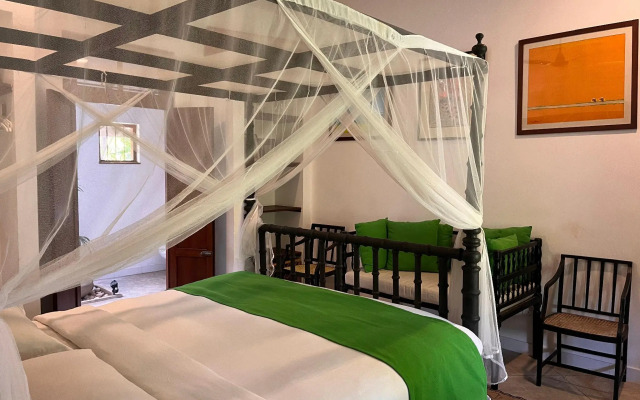 Calamansi Cove Villas