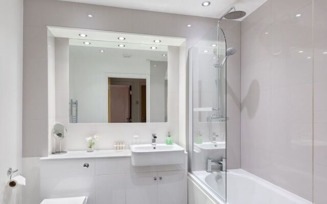 Serenity Apartment Whitechapel