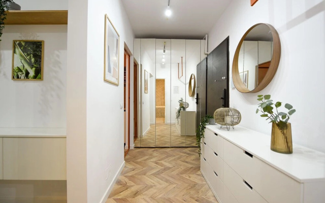 THE BIRD'S STORY. Plaza Residence Studio