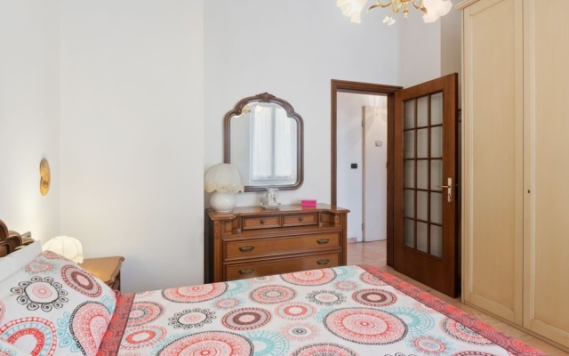 Spacious Apartment in Lavagna near Sea & City Center