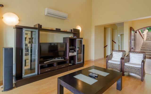 San Lameer Villa Rentals Three Bedroom Luxury 13908