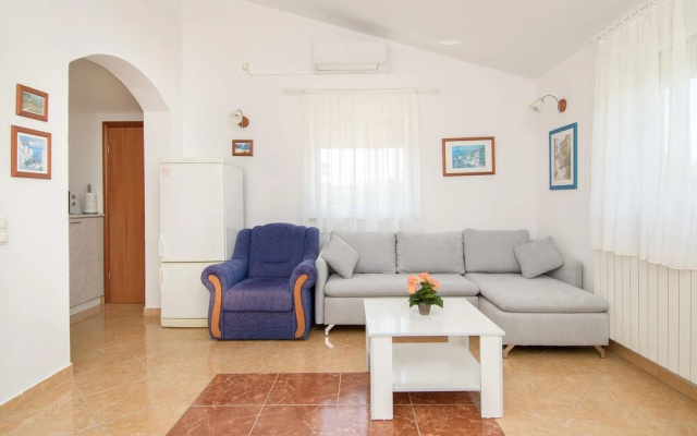 Stunning Apartment in Stranici With 1 Bedrooms, Wifi and Heated Swimming Pool - Apartment in Porec - Photo 4