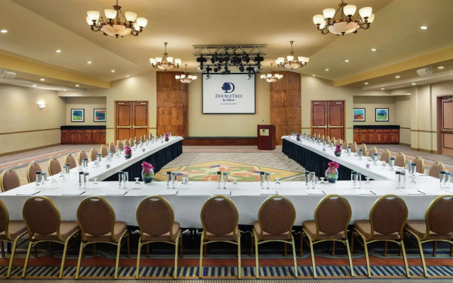 DoubleTree by Hilton Claremont