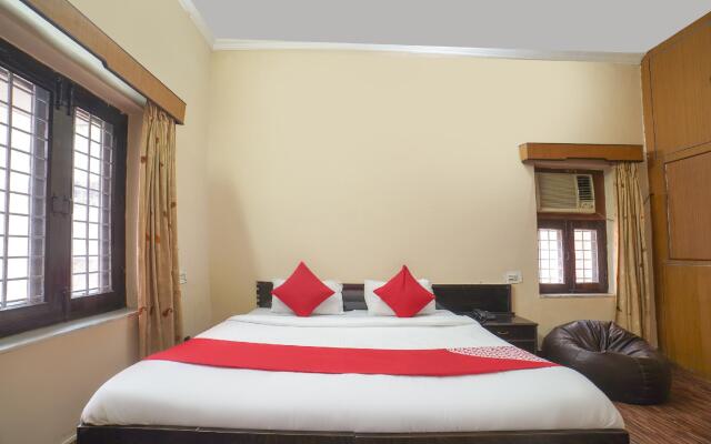 OYO Flagship 75529 Gk Villas