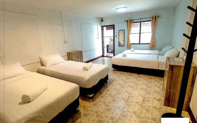 Tommy Huts Chiangmai
