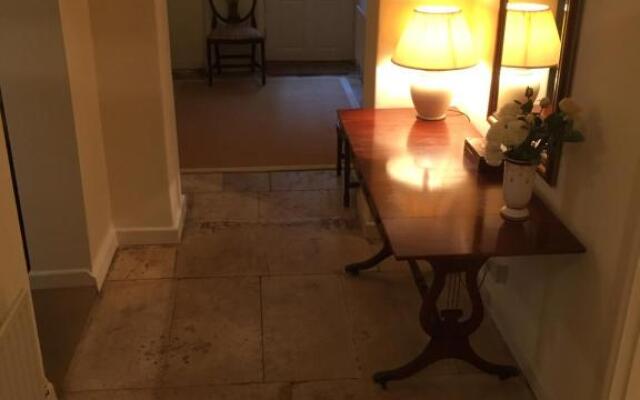 Super Spacious Regency Flat with Parking