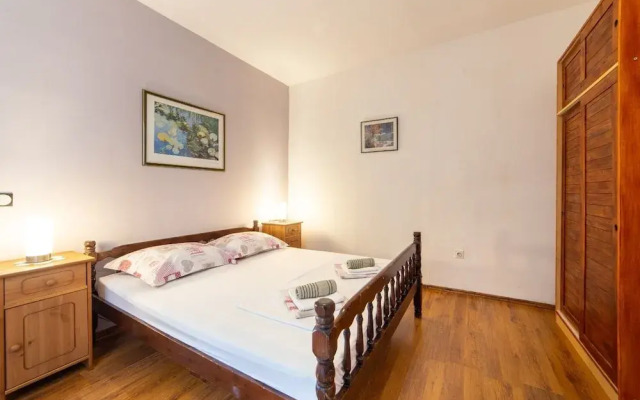 More - 60m From the sea - A1 Citron