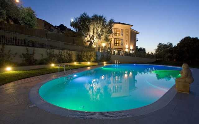 Valle del Buttero Hotel Residence