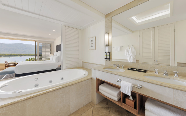 Pullman Reef Hotel Casino