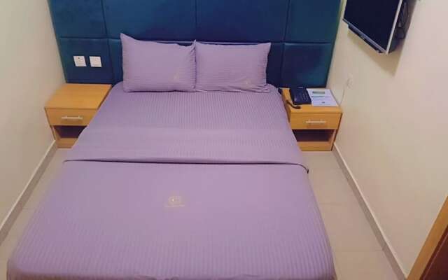 Ikad Hotel and Suite Borno Way