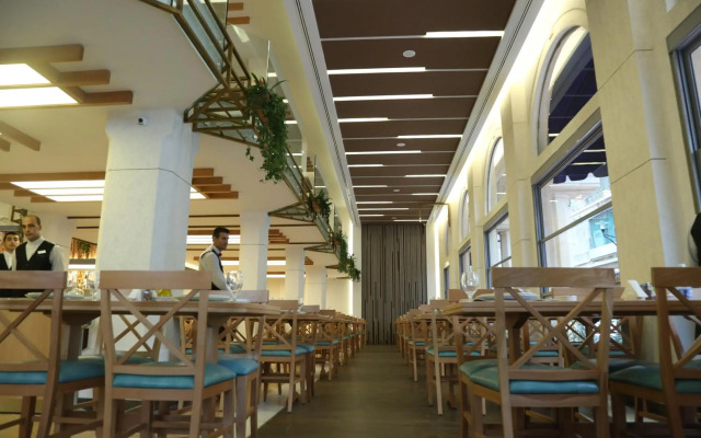 Serenada Golden Palace - Boutique Hotel