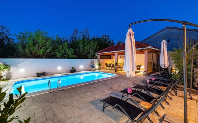Luxurious Villa in Dalmatia Near Sea