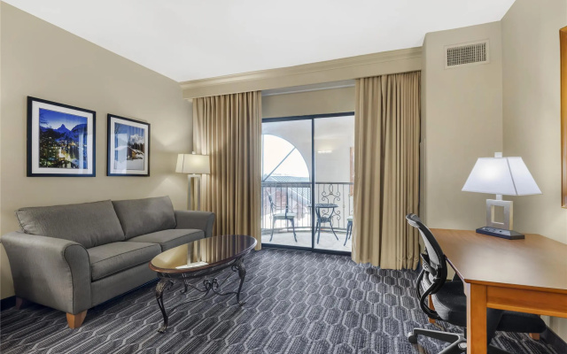 Best Western Plus Swiss Chalet Hotel & Suites