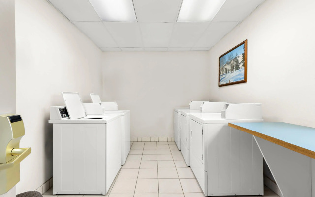 Clarion Suites Anchorage Downtown