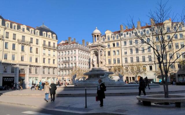 Studio du Temple near Jacobins