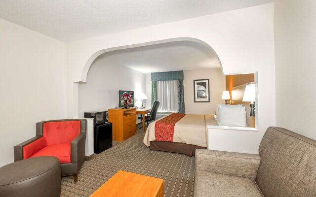 Red Roof Inn & Suites Newnan