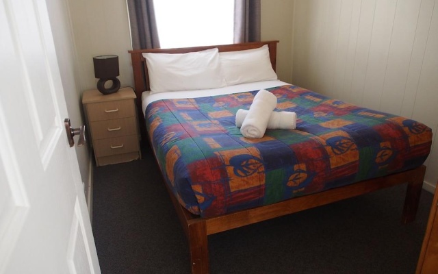 Porepunkah Pines Holiday Park – Guest Rooms – Porepunkah