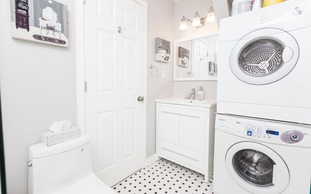 Applewood Suites - Annex Coachhouse Loft