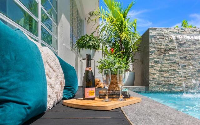 S3 at HighSoClub with Pool and Private Shuttle