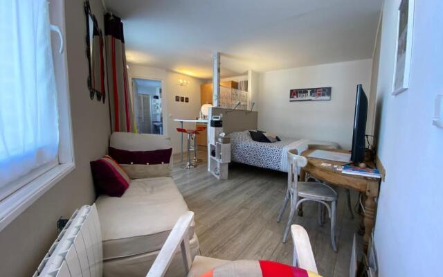 Studio rez-de-chaussée, à Lesquin/Lille aéroport