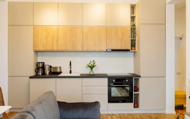 Sunny 2BR Flat - Top Location - Amazing Balcony