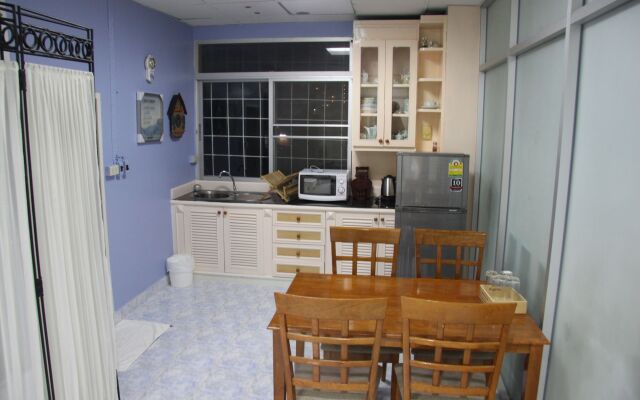 OYO 75486 Anna Residence Jomtien