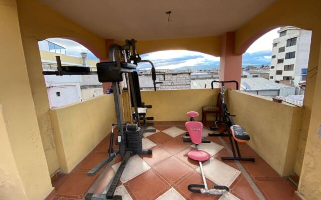 Hotel Tren Dorado