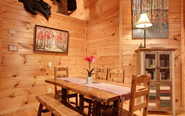 Lucky Cub Cabin