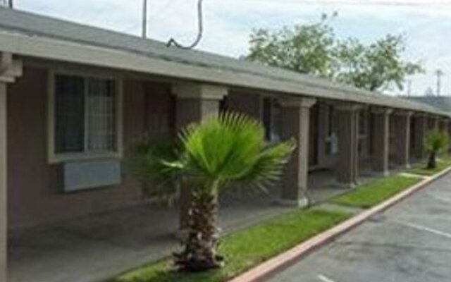 Holiday Lodge Motel Antioch
