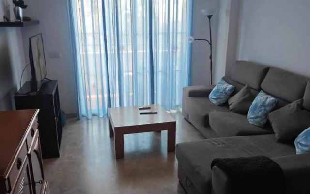 Central 2-Bed Apartment in Estepona Port
