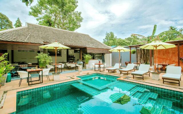 Baan Kao Hua Jook