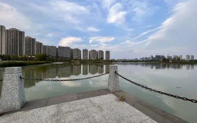 Mengya LOFT Cinema Apartment (Xinli Yinhuwan Branch)