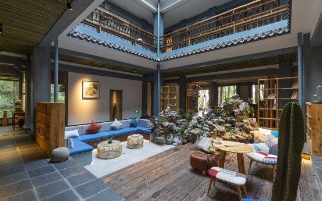 Mount Huangshan Creek Water Cloud Stream Forest Resort Hotel (Tunxi Old Street Store)